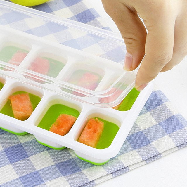 2Pcs Covered Ice Cube Tray Set With 14 Ice Cubes